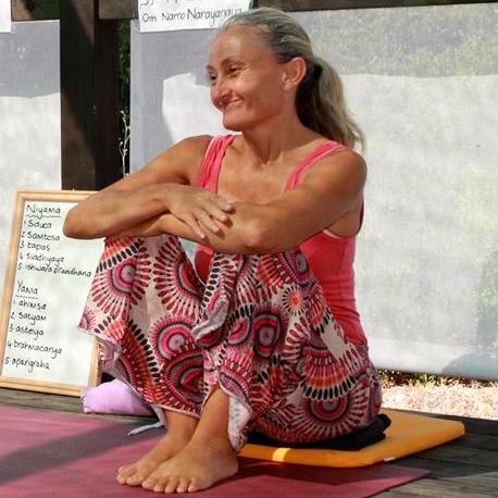 Lauren Manning, yoga teacher, teaching at Kailasam in November 2016